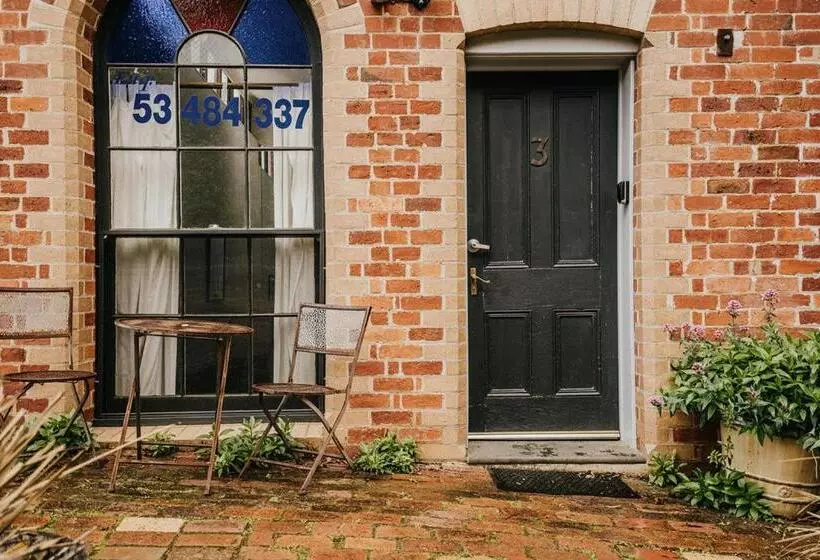 スイート, Albert Hotel Daylesford