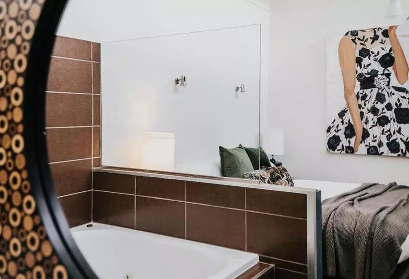 スイート, Albert Hotel Daylesford