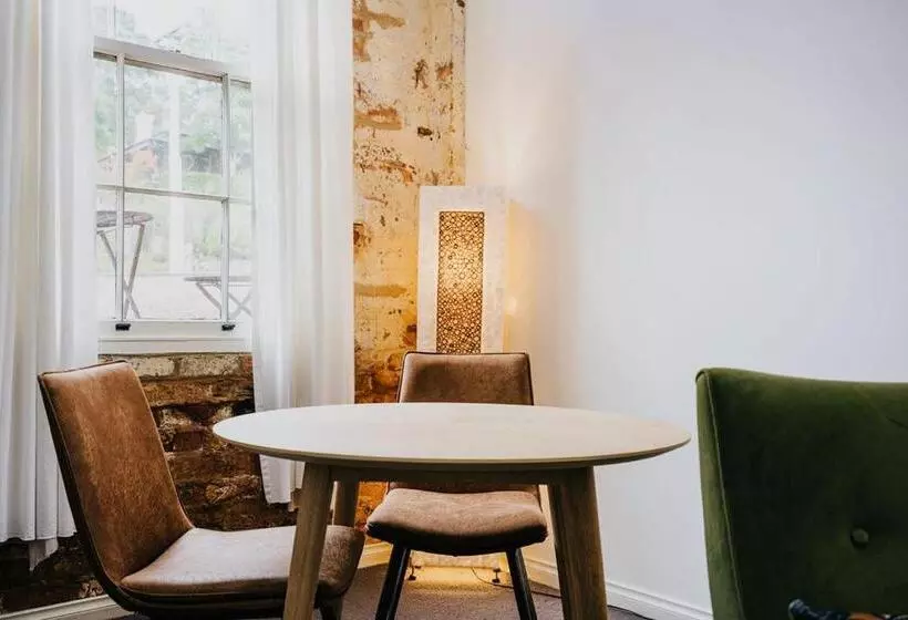 スイート, Albert Hotel Daylesford