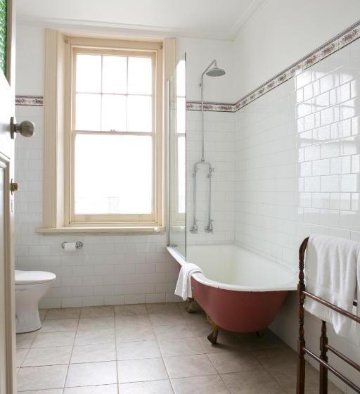 Standard room with outdoor bath, Albert Hotel Daylesford