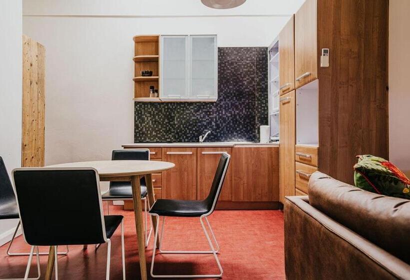 Апартаменты 2 Спальни, Albert Hotel Daylesford