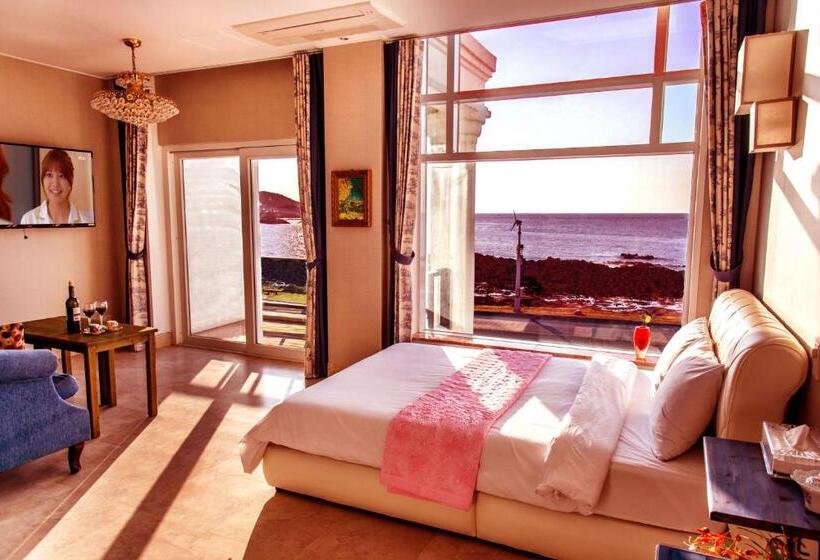 バルコニー付きデラックスルーム, Whitehouse