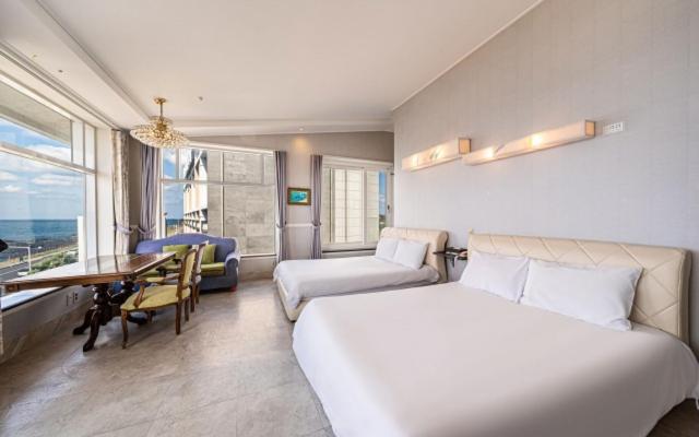 オーシャンビュースーペリアールーム, Whitehouse