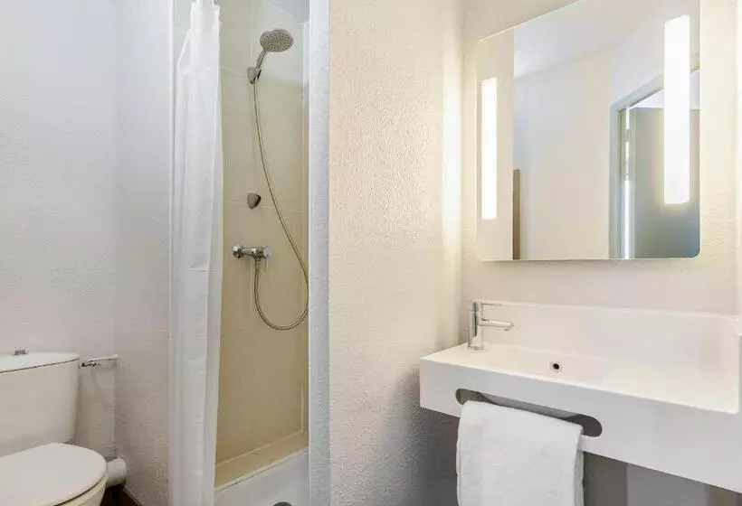 スタンダード４人部屋, B&b Hotel Lyon Grand Stade Meyzieu