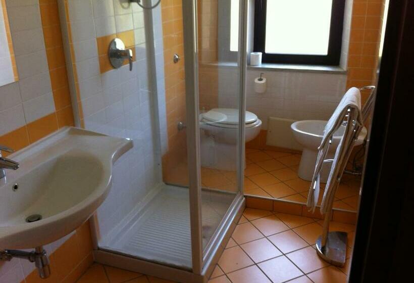 スタンダードシングルルーム, 106