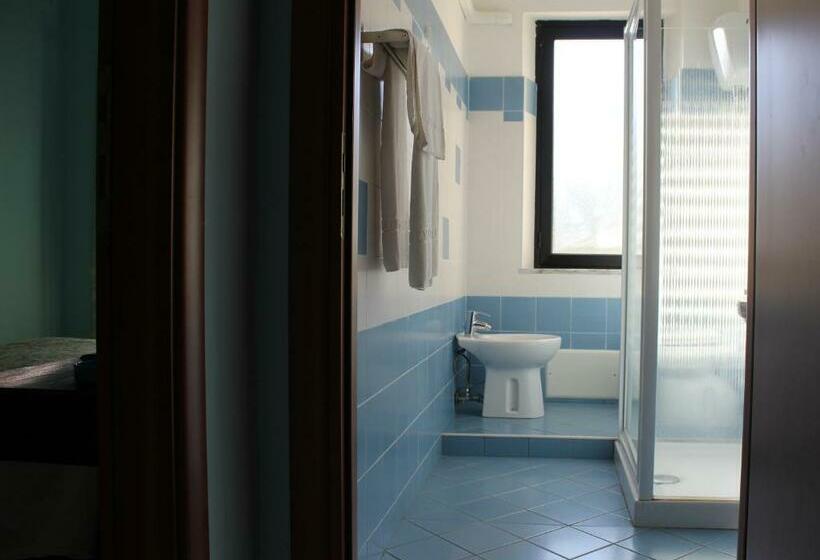 スタンダードシングルルーム, 106