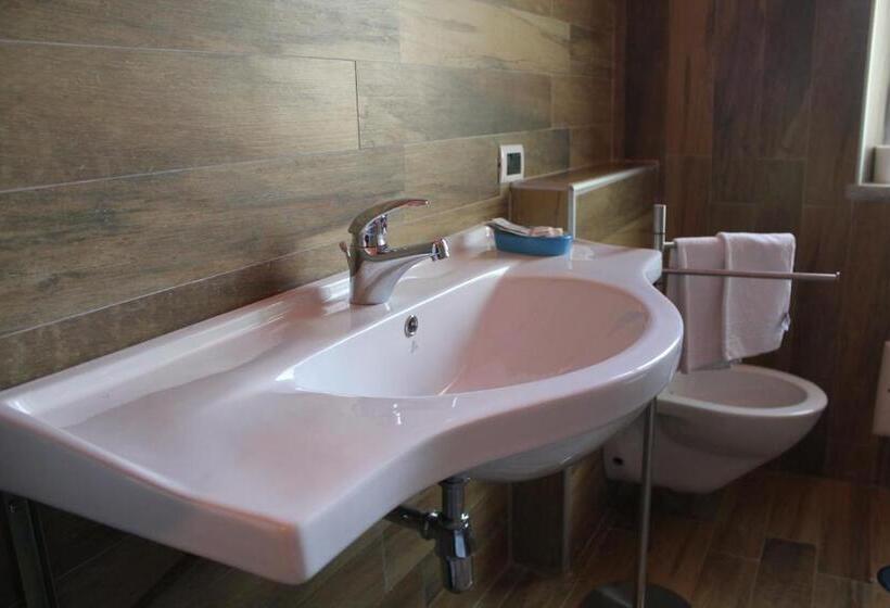 庭の見えるバルコニー月スタンダードルーム, 106