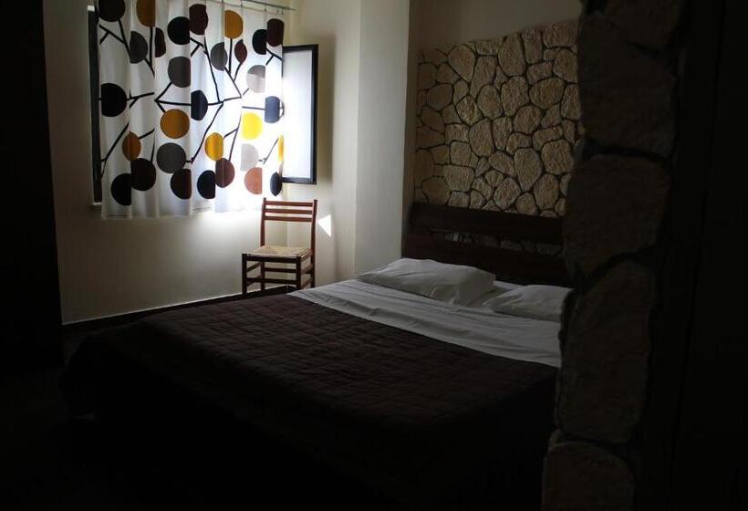 デラックスルーム, 106