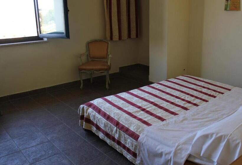 デラックスルーム, 106