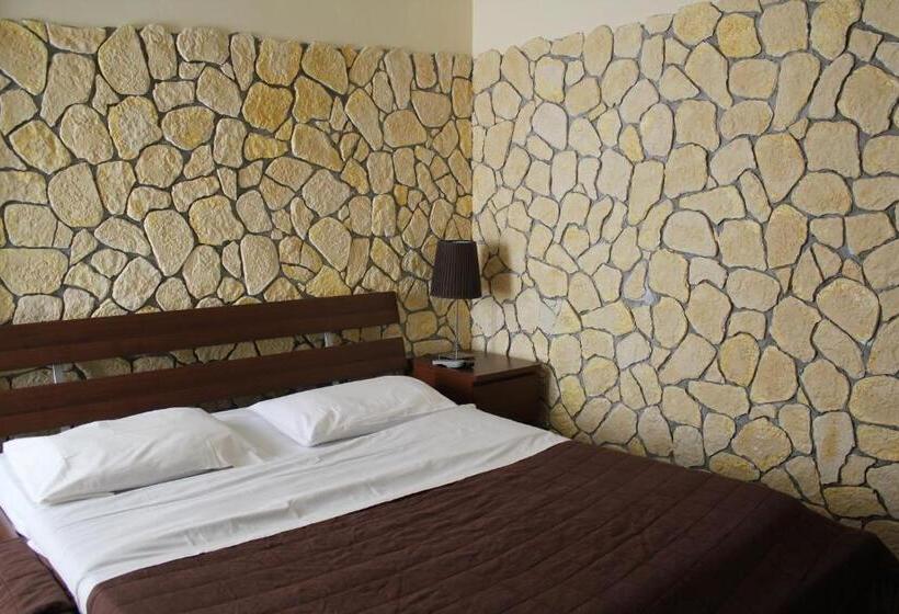 デラックスルーム, 106