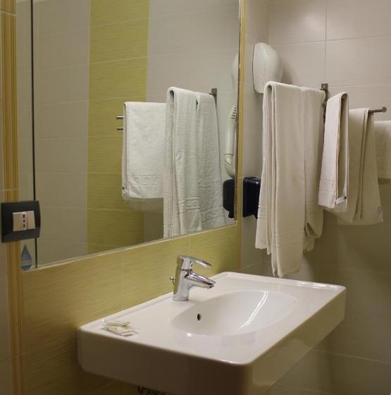 デラックスルーム, 106