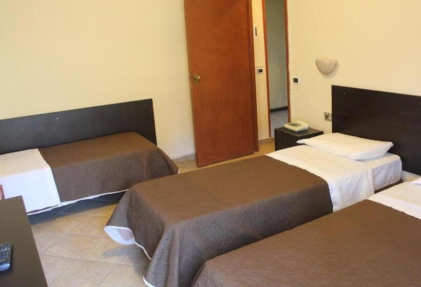 スタンダードトリプルルーム, 106