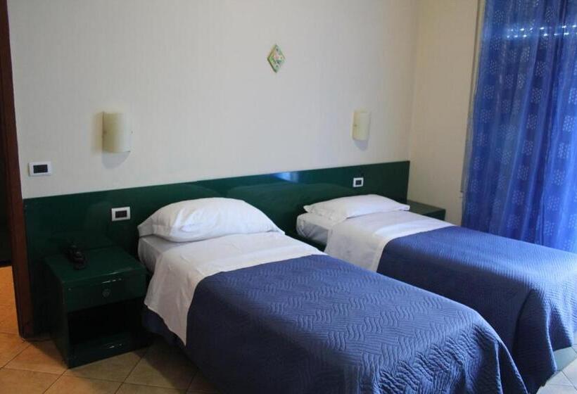 Triple Room Sea View, 106