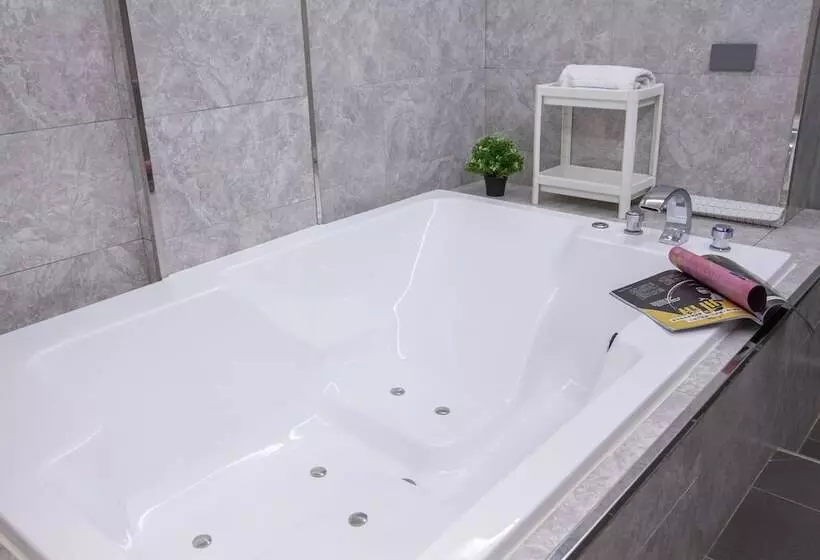 اتاق لوکس, Lilai Travel   Lilia Motel