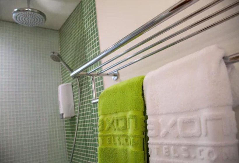 חדר סטנדרט, Maxonehotels At Tidar Surabaya