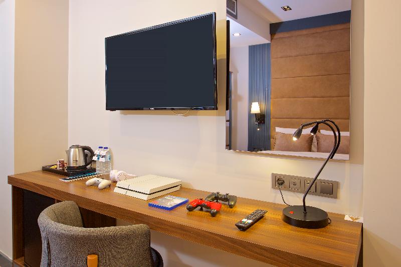 Номер Стандарт, Maxonehotels At Tidar Surabaya