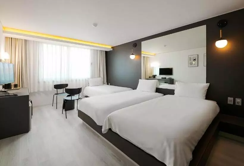 Standard Kolmen Hengen Huone, Pampas Hotel Jeju