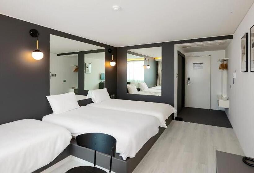 חדר סטנדרט לשלושה, Pampas Hotel Jeju