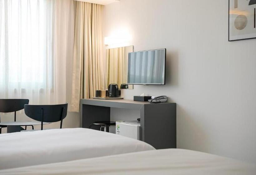 חדר סטנדרט לשלושה, Pampas Hotel Jeju