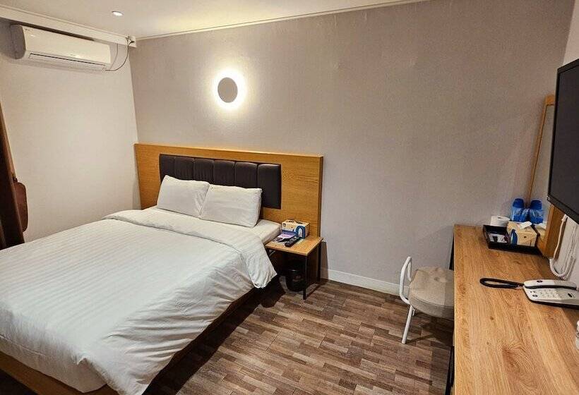 חדר ביזנס, Pungnam Family