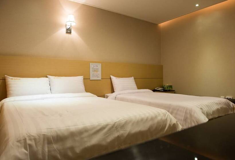 חדר ביזנס, Pungnam Family