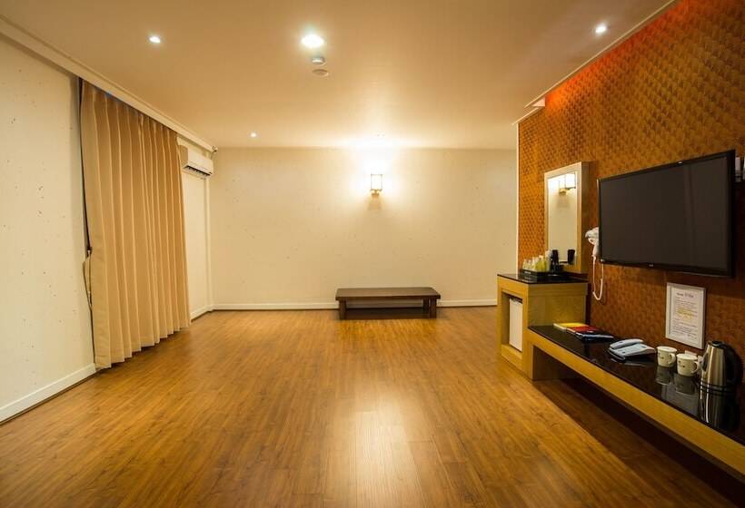 סוויטה, Pungnam Family