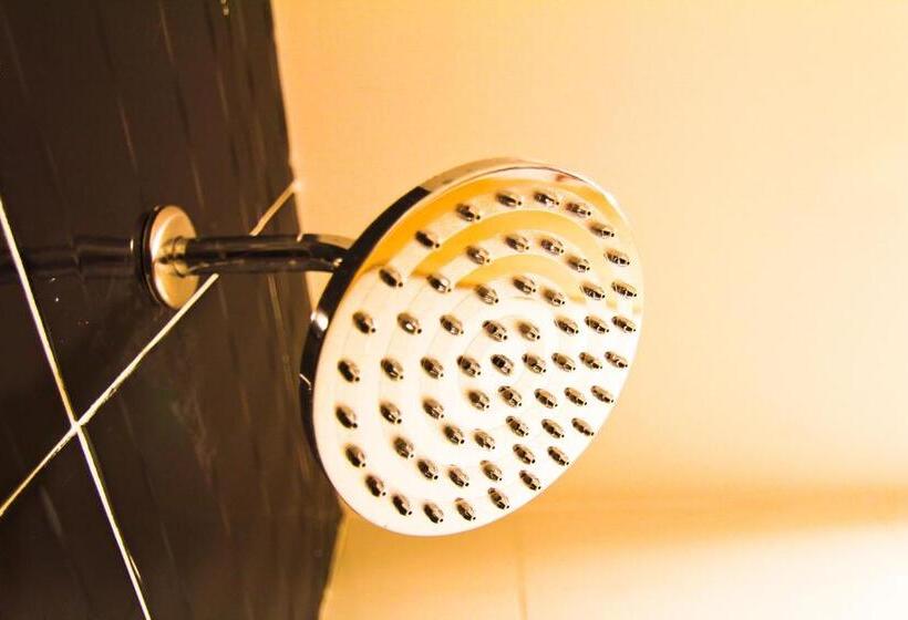 スタンダードトリプルルーム, Rasah Seremban