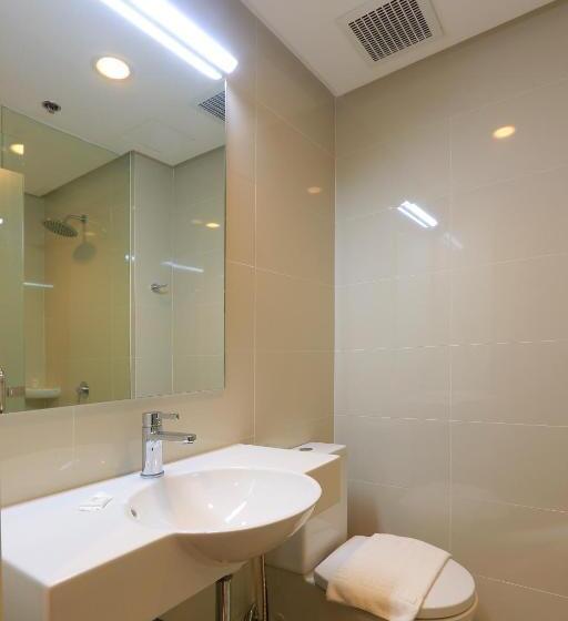 스탠다드 룸, Red Planet Makati Amorsolo