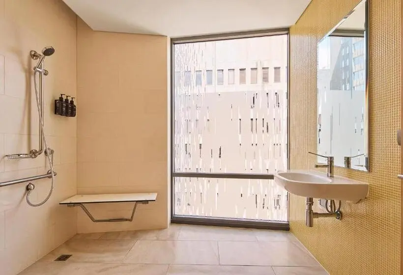 Standard-invahuone, Rydges Australia Square