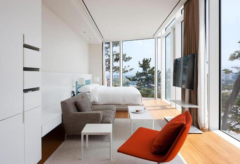 スタンダードスタジオ, Seamarq