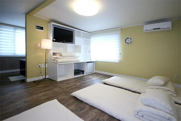 חדר סטנדרט לשלושה, Crib 49 Guesthouse   Foreigner Only