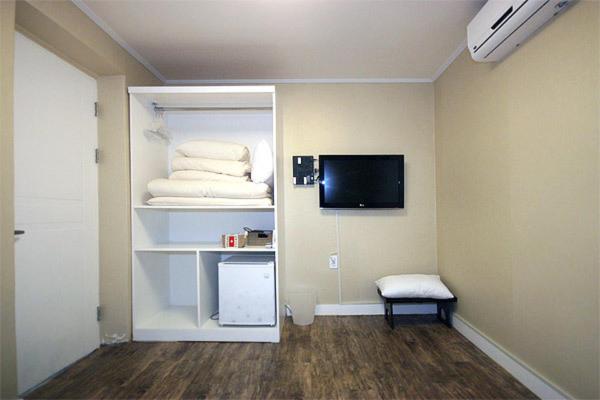 חדר אקונומי, Crib 49 Guesthouse   Foreigner Only