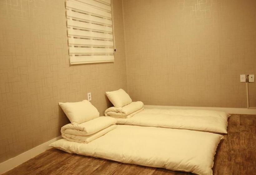 חדר סטנדרט, Crib 49 Guesthouse   Foreigner Only