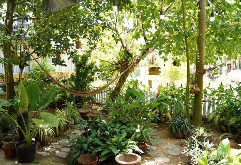 اتاق لوکس با بالکن, Longan Homestay