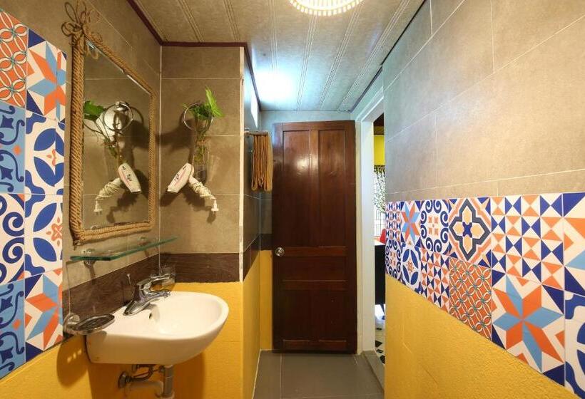 اتاق استاندارد چهار تخته, Longan Homestay