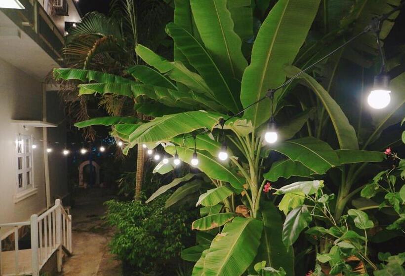 اتاق لوکس با بالکن, Longan Homestay