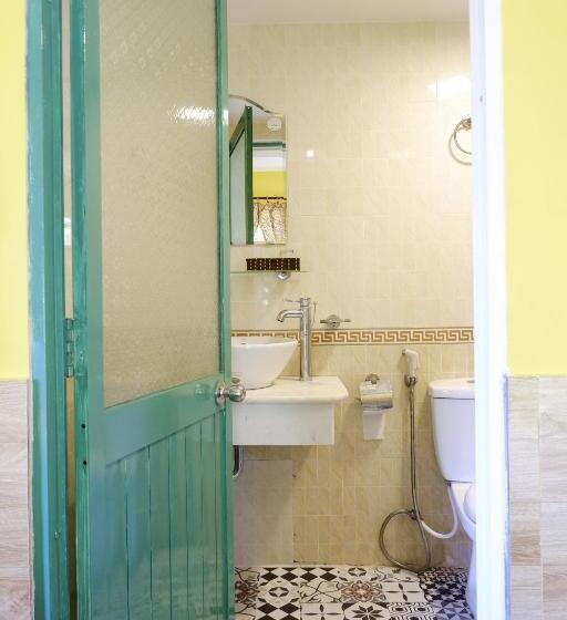 اتاق لوکس با بالکن, Longan Homestay