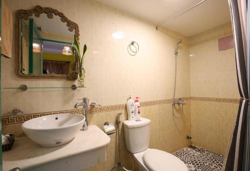اتاق لوکس با بالکن, Longan Homestay