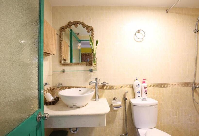 اتاق لوکس با بالکن, Longan Homestay