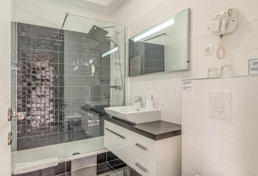استودیوی لوکس, Metropole Luxury Rooms
