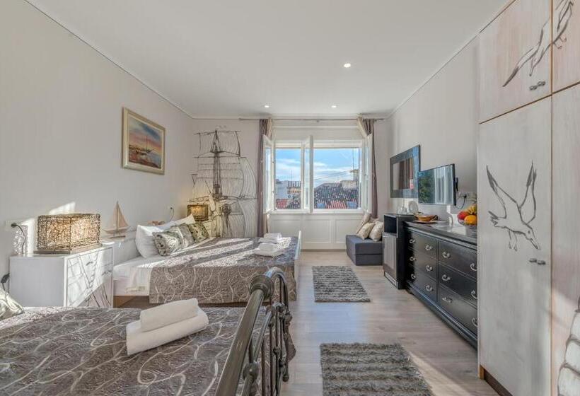 Fyrbädds Standardrum, Metropole Luxury Rooms