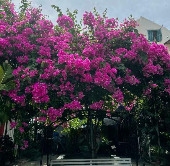 اتاق خانوادگی, Red House Homestay   Villa