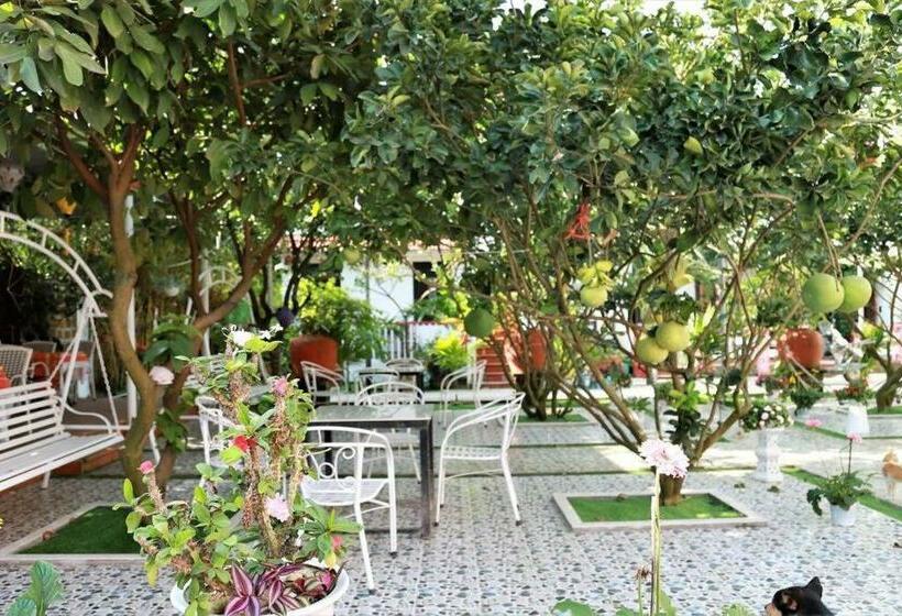 اتاق خانوادگی, Red House Homestay   Villa