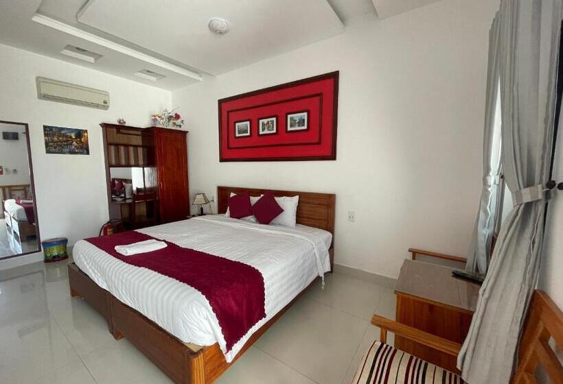 اتاق لوکس با بالکن, Red House Homestay   Villa