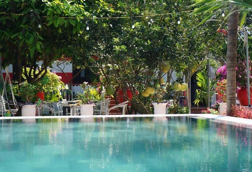 اتاق استاندارد با تخت بزرگ, Red House Homestay   Villa