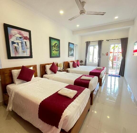 اتاق لوکس چهار تخته, Red House Homestay   Villa