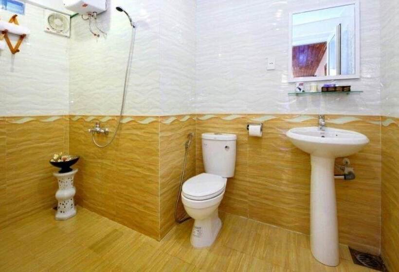 اتاق خانوادگی, Red House Homestay   Villa