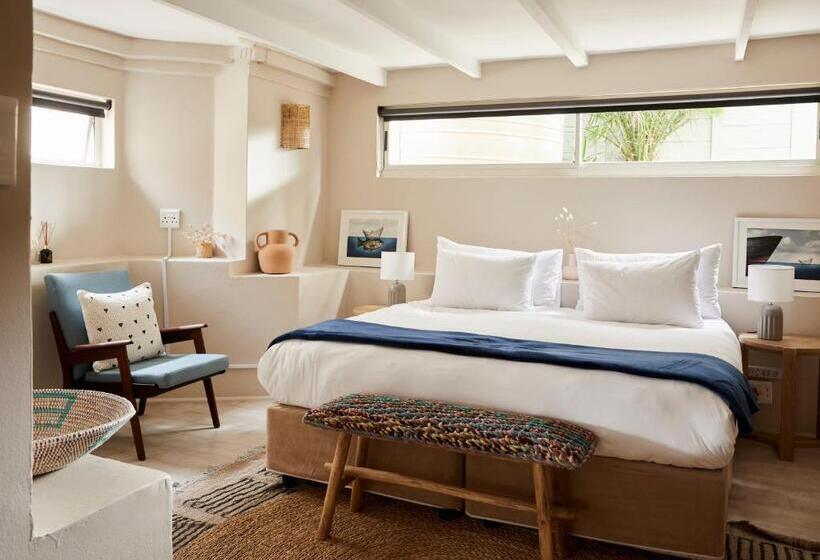 חדר אקונומי, The Big   Luxury Backpackers