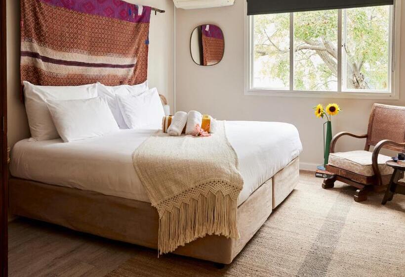 חדר סופריור, The Big   Luxury Backpackers