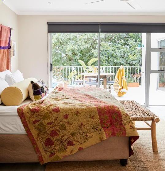 חדר משפחתי, The Big   Luxury Backpackers